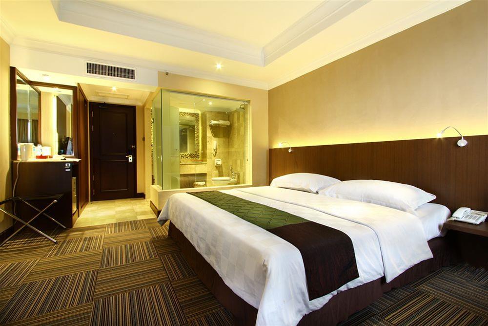 Aiho Hotel Medan Zewnętrze zdjęcie